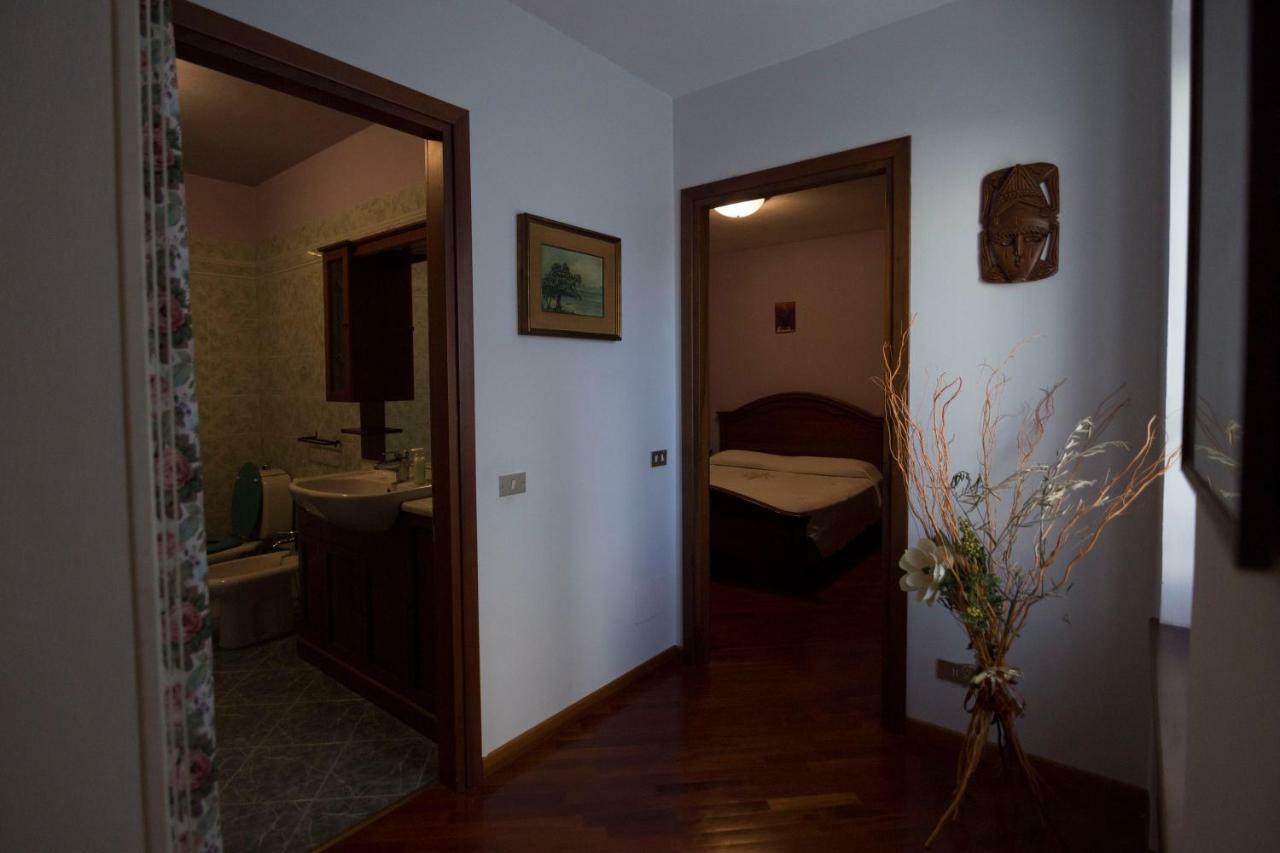La Casa Di Cristina Apartment Arona Bagian luar foto