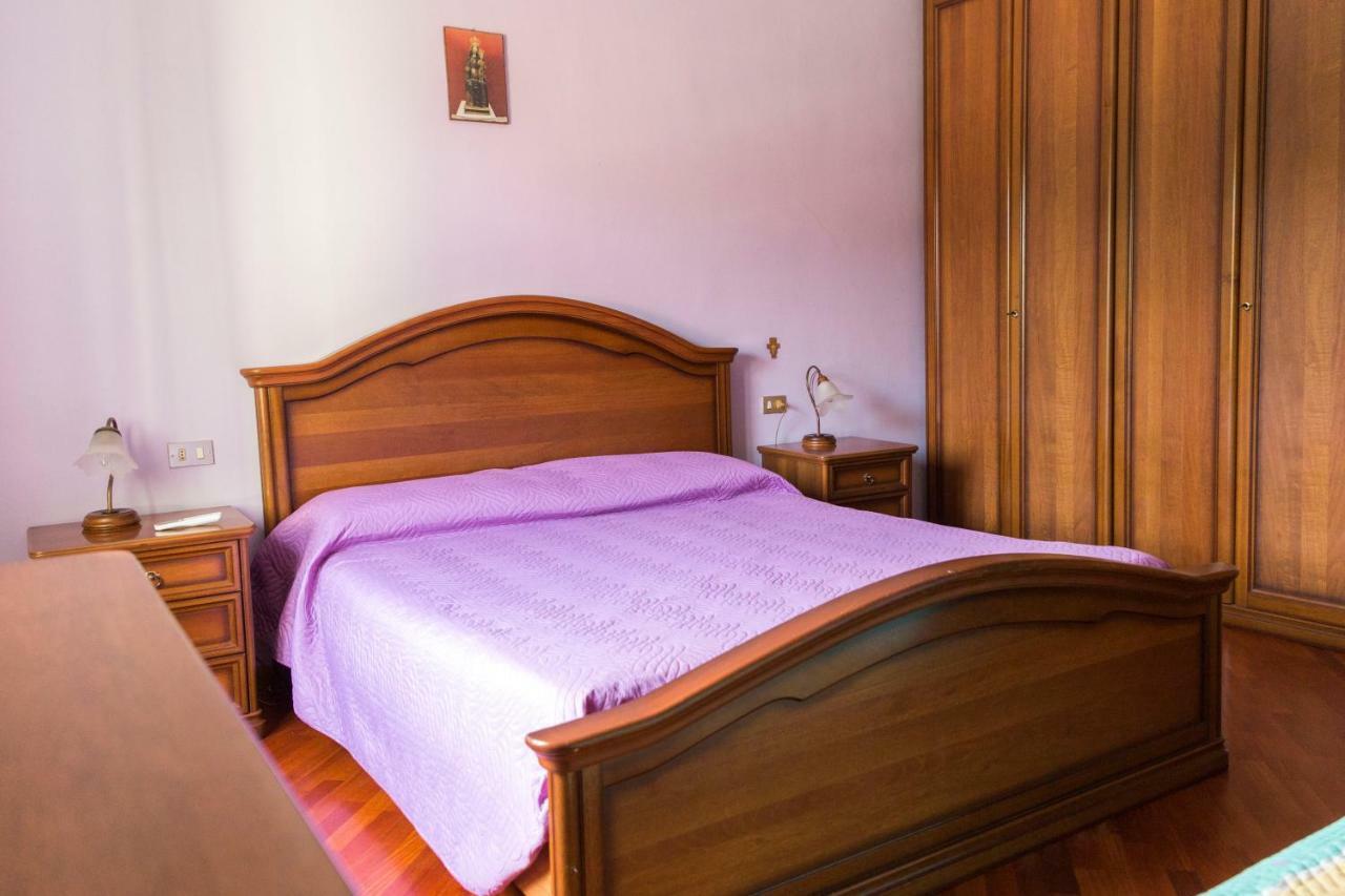 La Casa Di Cristina Apartment Arona Bagian luar foto